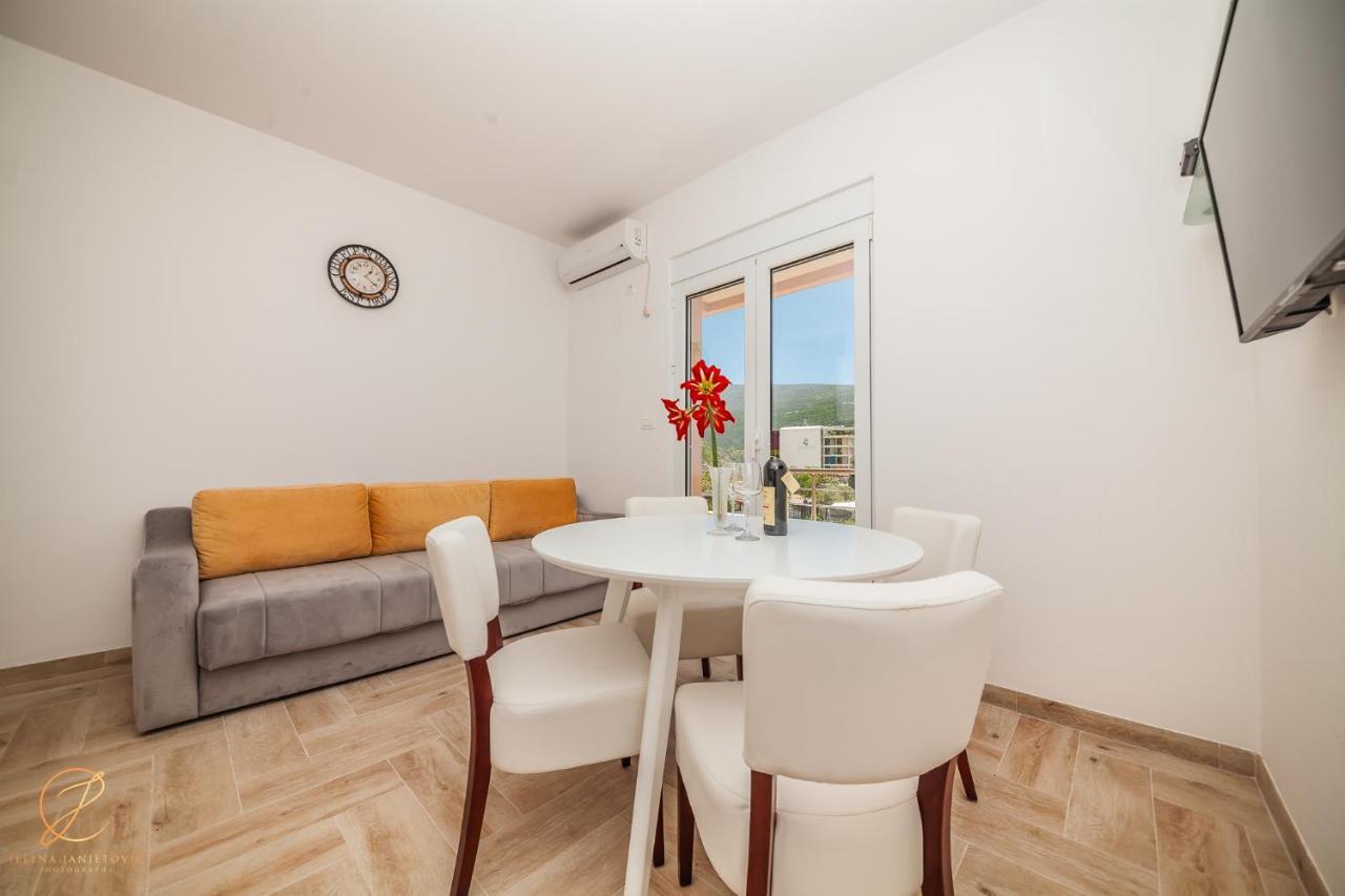 Apartments Ruzmarin Herceg Novi Bagian luar foto