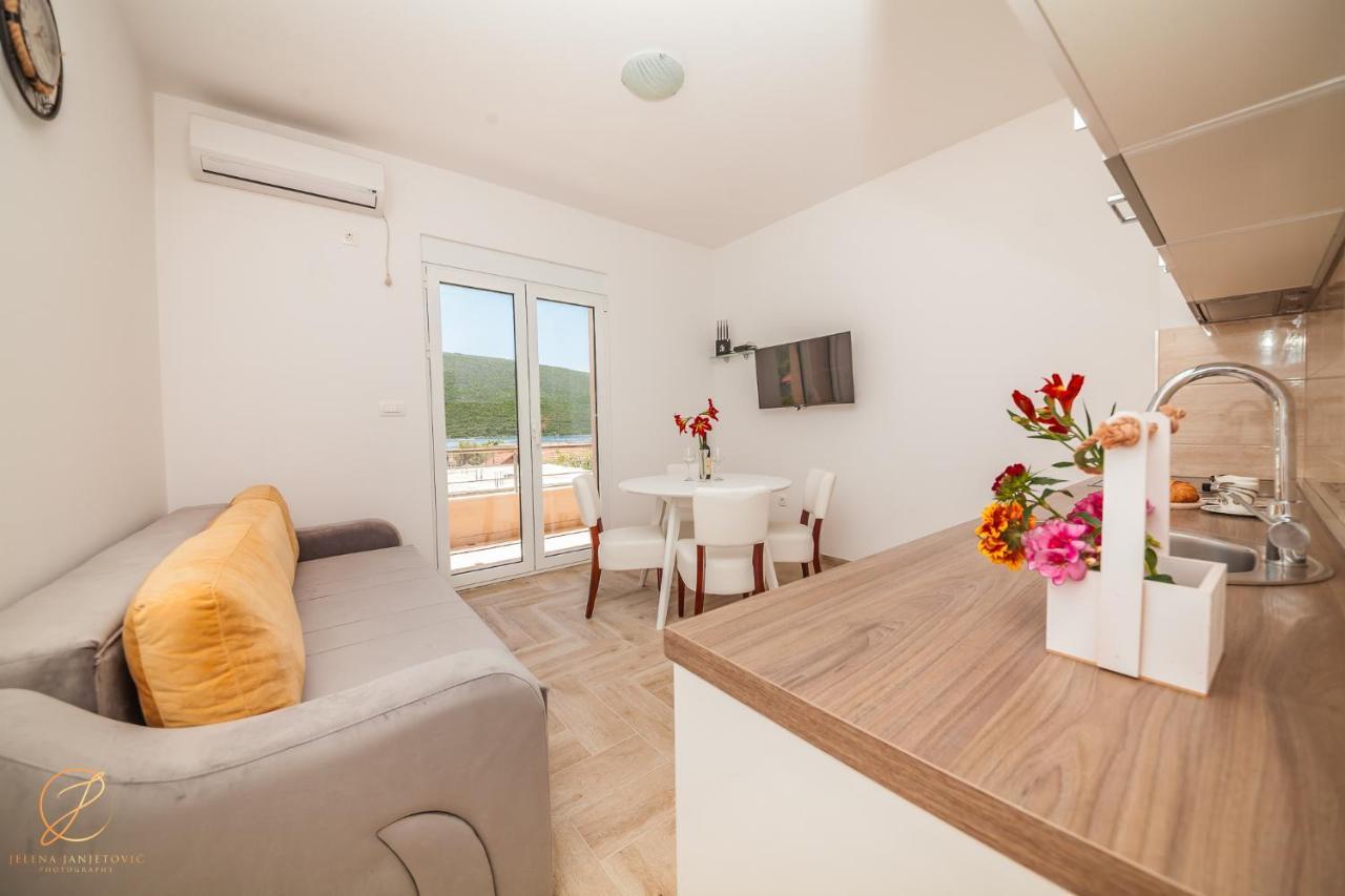 Apartments Ruzmarin Herceg Novi Bagian luar foto